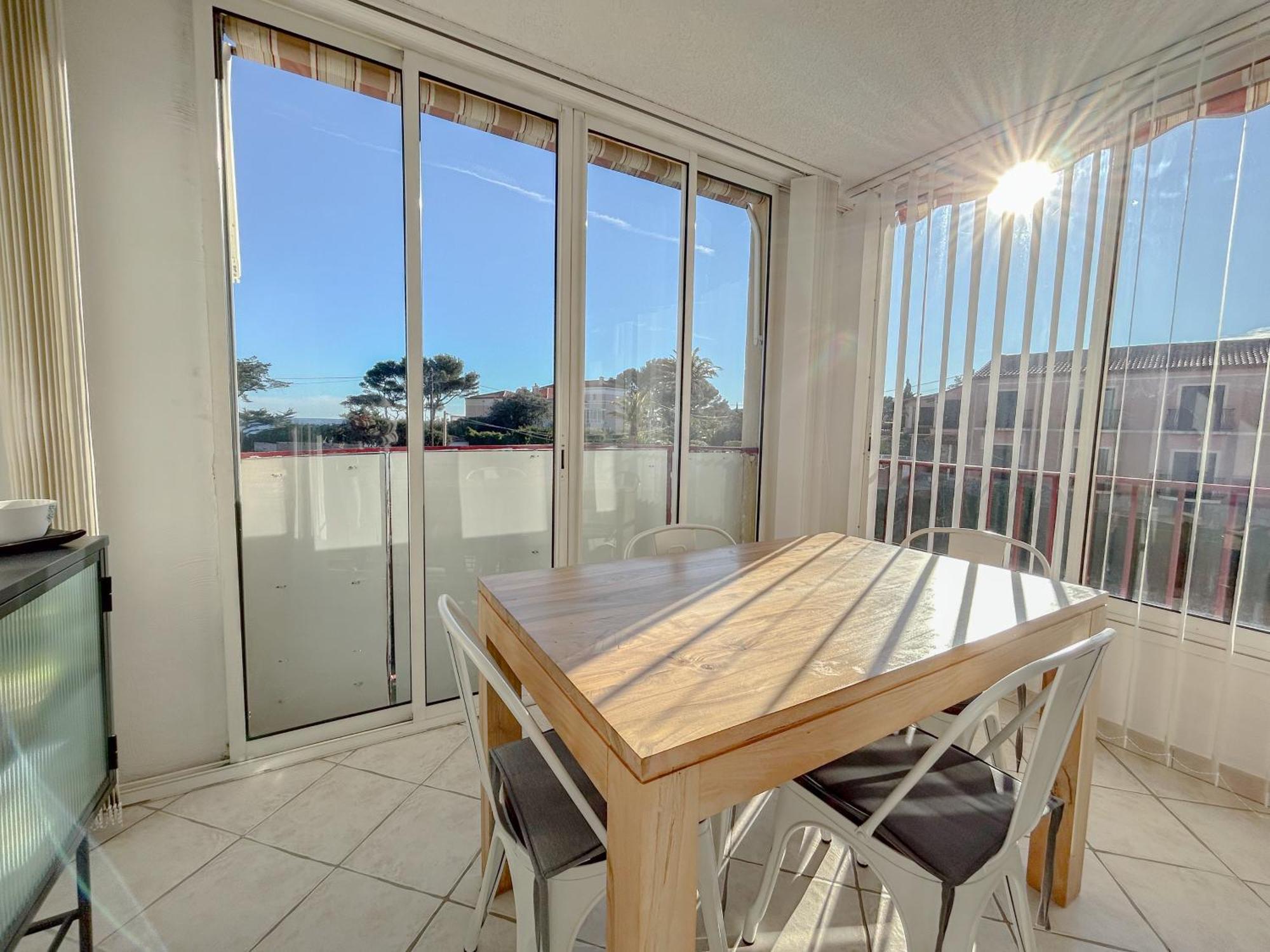 Appartement Vue Et Parking Prive, T2 Avec Acces